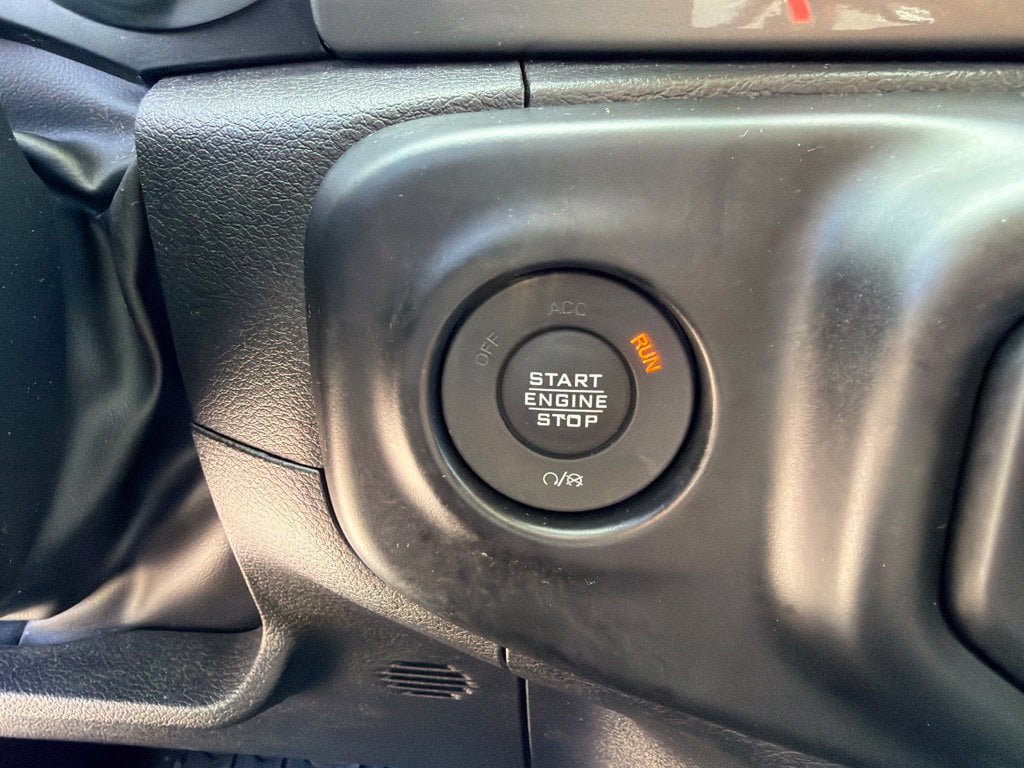 Used 2022 Jeep Gladiator Overland w/ Cold Weather Group AWD/4WD image 22