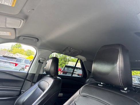 Used 2022 Ford Explorer XLT w/ Equipment Group 202A AWD/4WD image 20