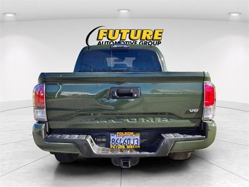 Used 2022 Toyota Tacoma TRD Off-Road image 5