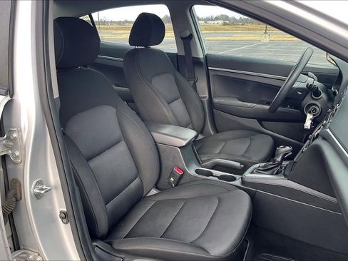Used 2018 Hyundai Elantra SE image 8