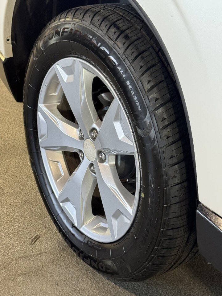 Used 2015 Subaru Forester 2.5i Limited AWD/4WD image 17