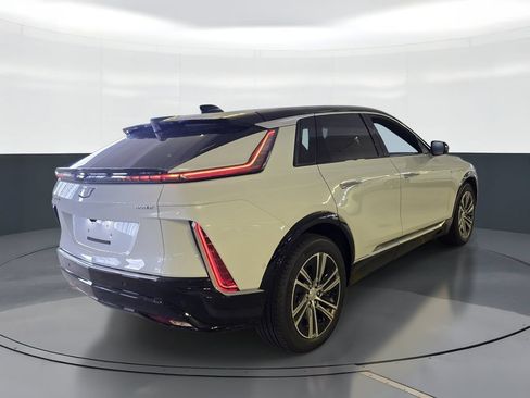New 2026 Cadillac Lyriq Luxury RWD image 3