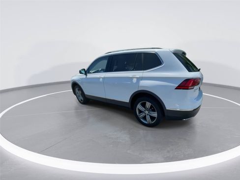 Used 2021 Volkswagen Tiguan SEL AWD/4WD image 6