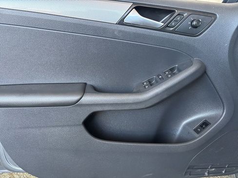 Used 2018 Volkswagen Jetta S FWD image 11