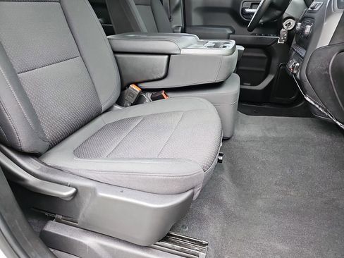 Used 2020 Chevrolet Silverado 1500 Custom w/ Custom Value Package image 13