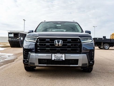 New 2026 Honda Pilot Touring image 2