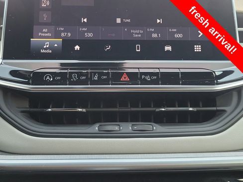 Certified 2025 Jeep Compass Limited image 33