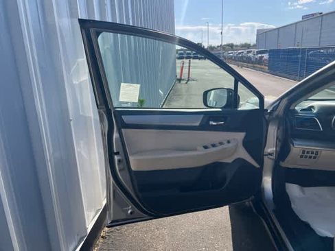 Used 2019 Subaru Outback 2.5i Premium w/ Popular Package #2 AWD/4WD image 13