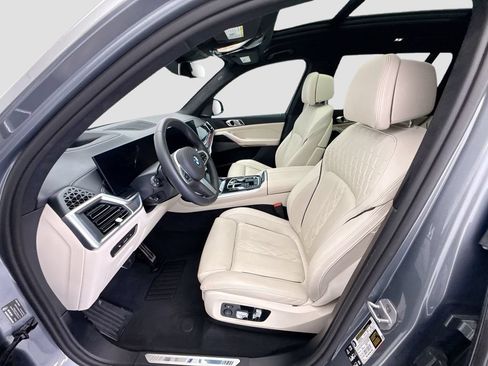 Used 2026 BMW X7 xDrive40i w/ M Sport Package AWD/4WD image 18