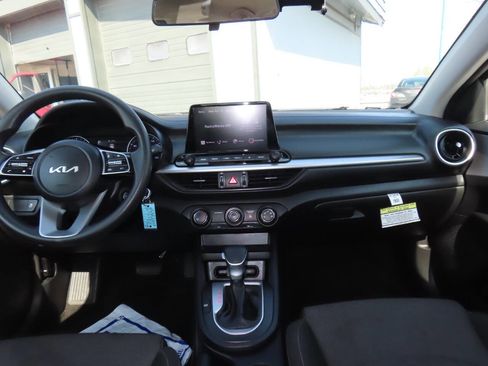 Used 2024 Kia Forte LXS image 43