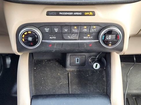 Used 2020 Ford Escape SE FWD image 19