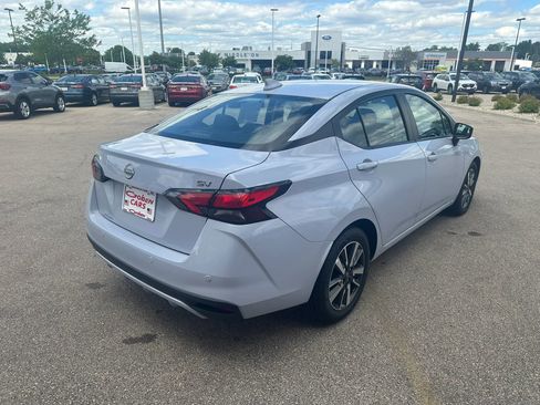 Used 2024 Nissan Versa SV FWD image 5