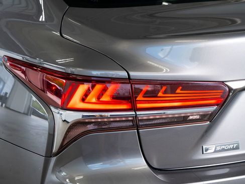 Used 2018 Lexus LS 500 F Sport w/ Accessory Package (Z2) RWD image 23