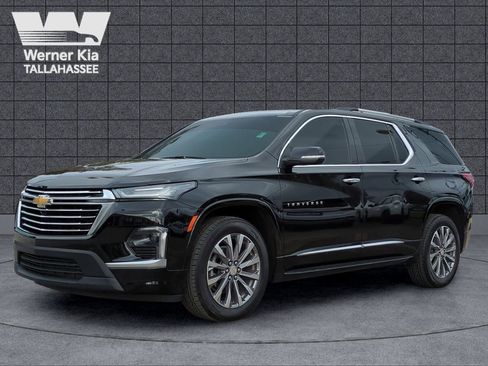 Used 2023 Chevrolet Traverse Premier image 2