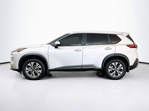 Used 2023 Nissan Rogue SV image 4