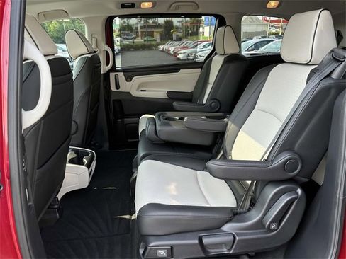 Certified 2025 Honda Odyssey Elite image 17