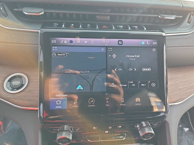 Used 2023 Jeep Grand Cherokee L Summit w/ Advanced Protech Group IV AWD/4WD image 23