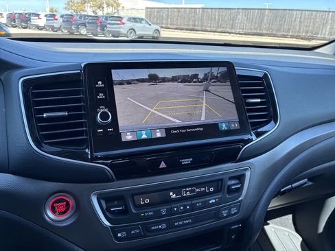 Certified 2025 Honda Ridgeline RTL image 32