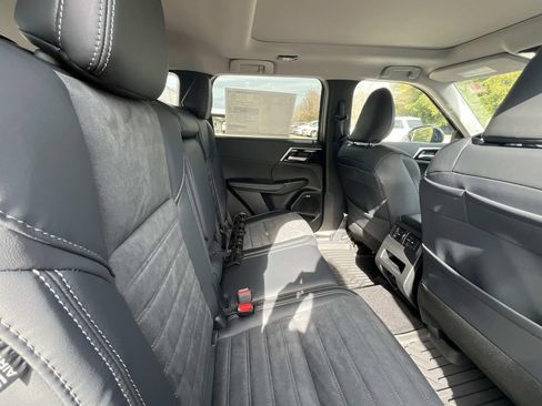 New 2026 Mitsubishi Outlander AWD image 16