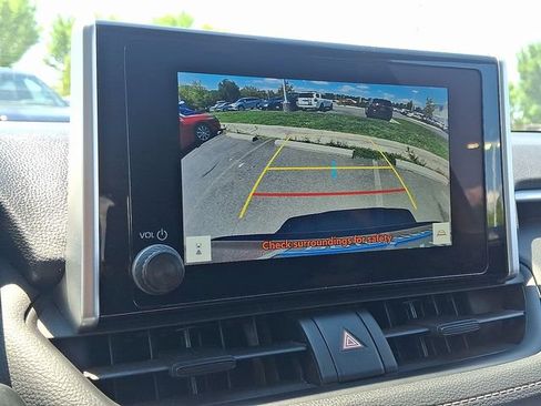Used 2025 Toyota RAV4 XLE AWD/4WD image 17