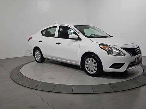 Used 2018 Nissan Versa S Plus image 8