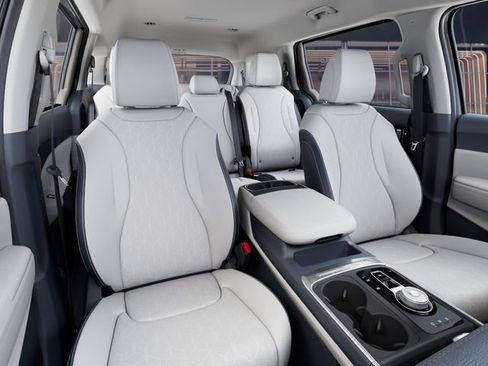 New 2026 Kia Carnival EX FWD image 15