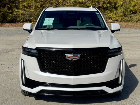 Used 2022 Cadillac Escalade Sport Platinum w/ LPO, ONYX Package image 5