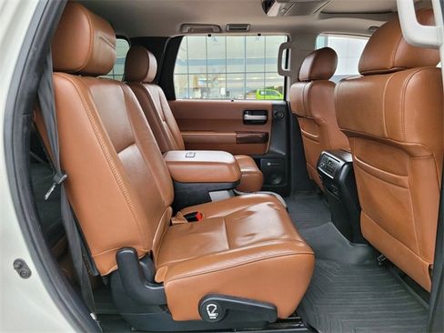 Used 2012 Toyota Sequoia Platinum image 19
