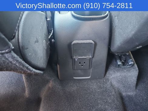 Used 2022 Chevrolet Trax LT w/ Driver Confidence Package AWD/4WD image 18