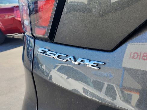 Used 2018 Ford Escape S FWD image 27