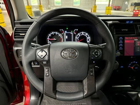 Certified 2022 Toyota 4Runner TRD Off-Road Premium w/ Moonroof Package AWD/4WD image 18