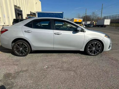 Used 2015 Toyota Corolla S image 3