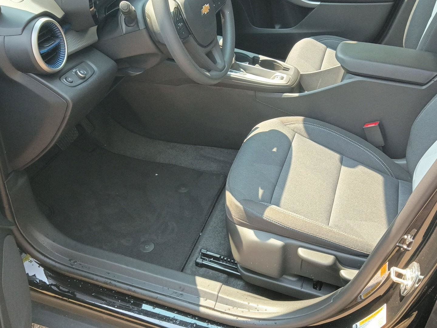 Used 2026 Chevrolet Trax LS w/ Driver Confidence Package FWD image 19