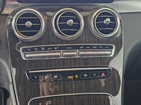 Used 2020 Mercedes-Benz GLC 300 4MATIC image 27