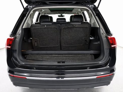 Used 2021 Volkswagen Tiguan SE R-Line image 28