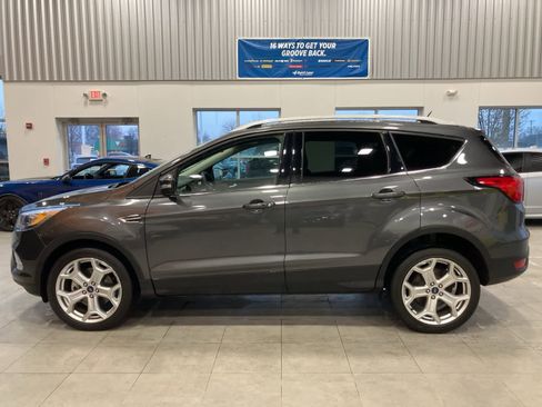 Used 2019 Ford Escape Titanium image 8