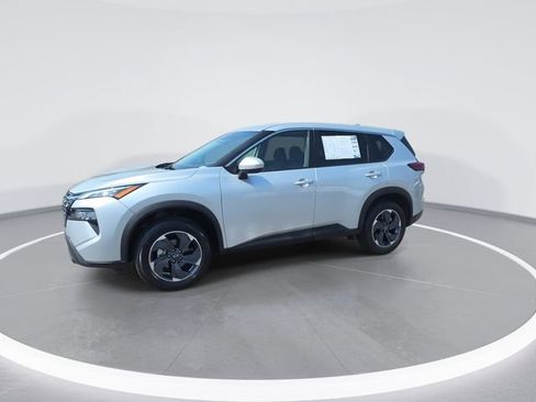 Used 2025 Nissan Rogue SV FWD image 4