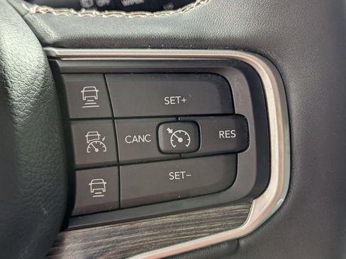 Certified 2022 Jeep Wagoneer Series II AWD/4WD image 17