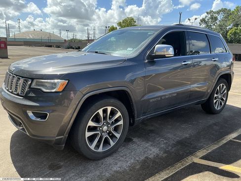 Used 2018 Jeep Grand Cherokee Overland RWD image 3