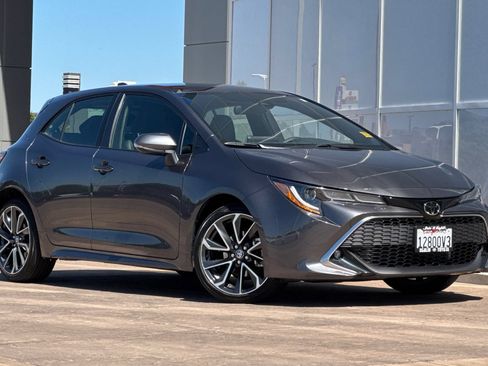Certified 2022 Toyota Corolla XSE FWD image 2