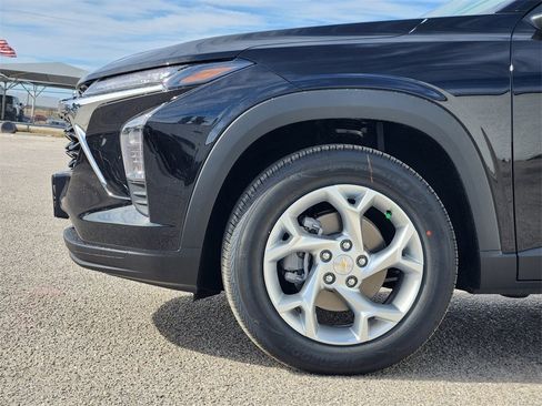 New 2026 Chevrolet Trax LS w/ LS Convenience Package image 5