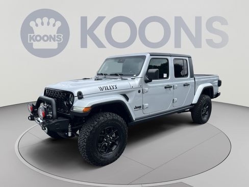 Used 2024 Jeep Gladiator Sport AWD/4WD image 1