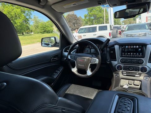 Used 2019 GMC Yukon XL SLT w/ Open Road Package AWD/4WD image 36
