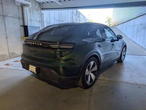 Used 2025 Porsche Macan Electric image 9