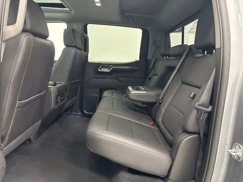 Used 2026 Chevrolet Silverado 1500 LT Trail Boss w/ LT Trail Boss Premium Package AWD/4WD image 30