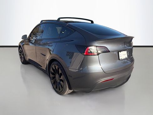 Used 2022 Tesla Model Y Performance image 3