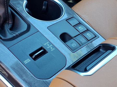 Used 2023 Toyota Highlander Platinum image 15