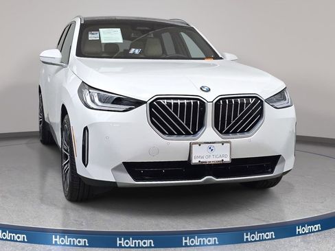 Used 2025 BMW X3 xDrive30i w/ Premium Package AWD/4WD image 3
