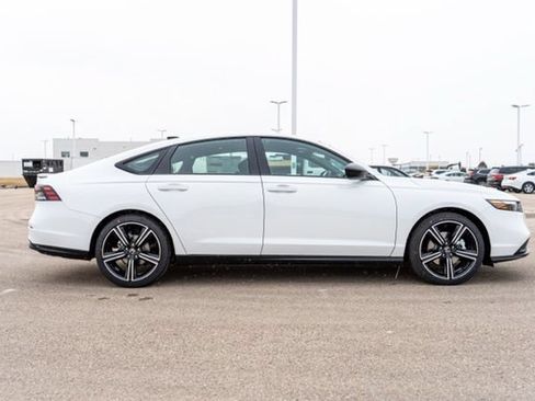 Used 2025 Honda Accord SE image 8