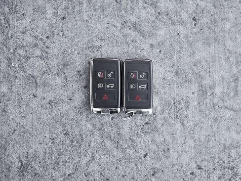 Used 2024 Land Rover Defender 110 SE image 89